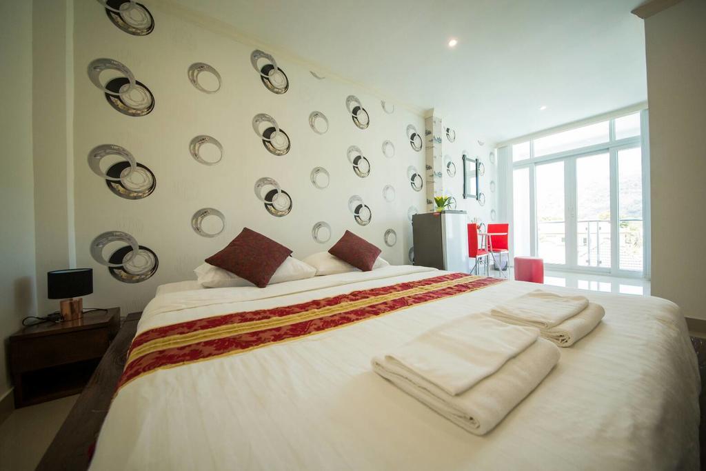 Sea Song Inn Kamala Beach Chambre photo